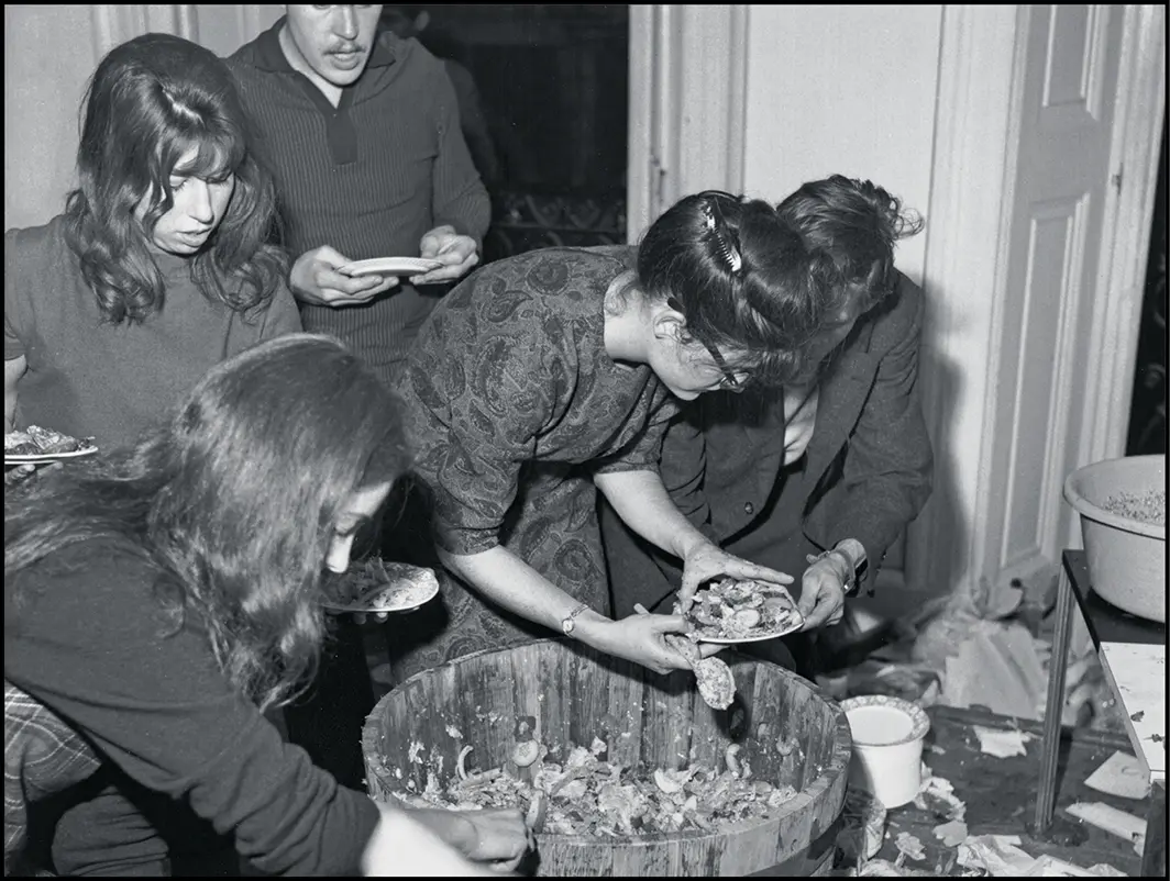 Alison Knowles, Make a Salad, 1962