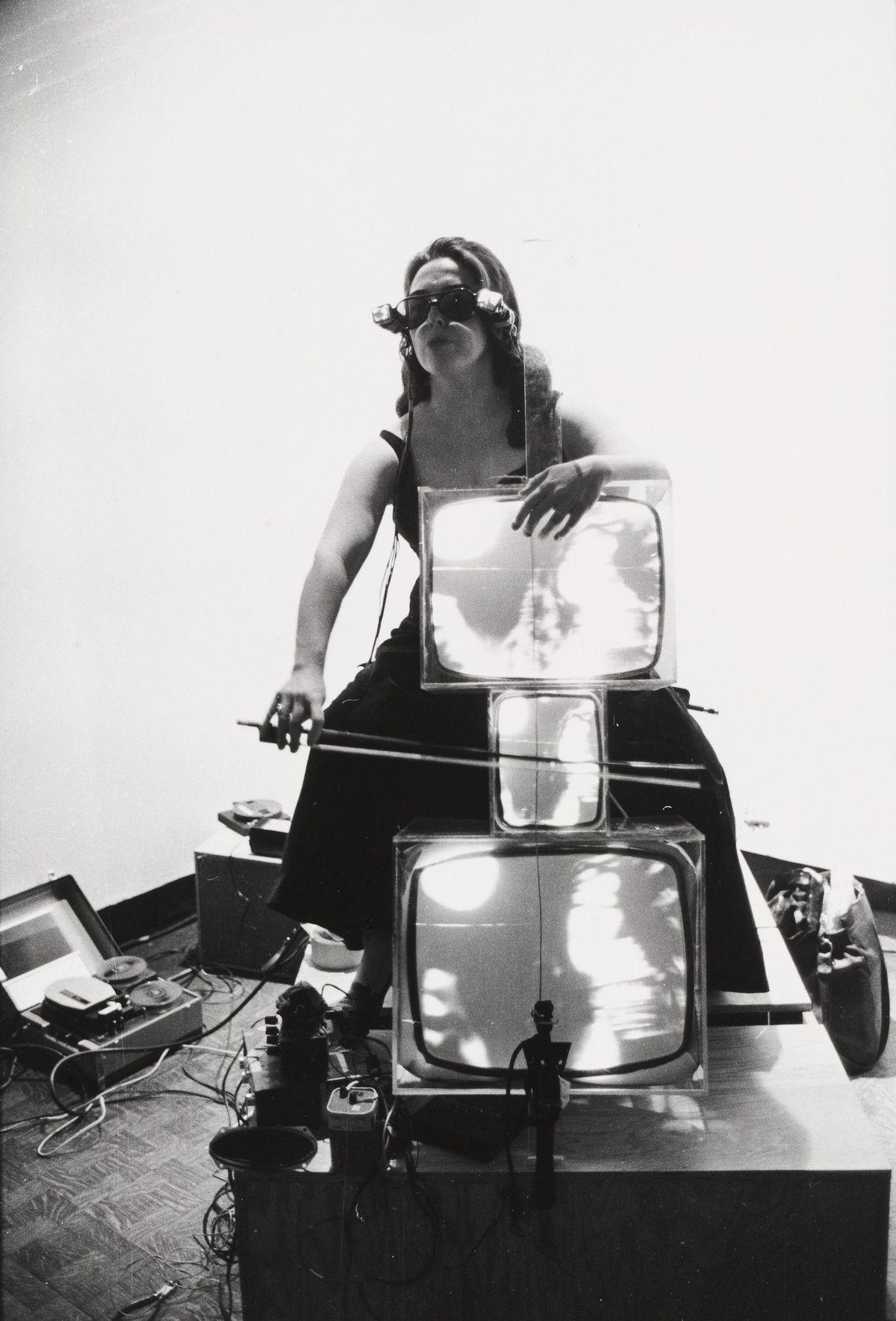 Charlotte Moorman, TV Cello, 1971
